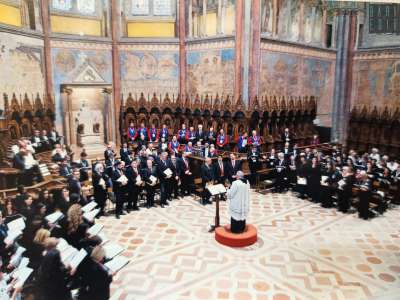 E poi indimenticabile fu il concerto del 2019 tenuto nella basilica di San Francesco ad Assisi per la rassegna di musica sacra Pax Mundi